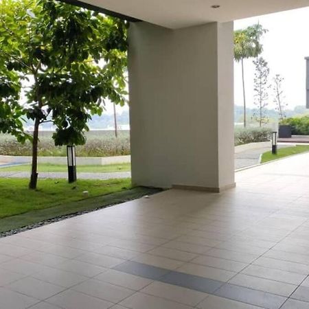 סרדאנג Conezion 3-Bedroom Condo @ Ioi City Mall Putrajaya מראה חיצוני תמונה