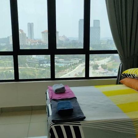 סרדאנג Conezion 3-Bedroom Condo @ Ioi City Mall Putrajaya מראה חיצוני תמונה
