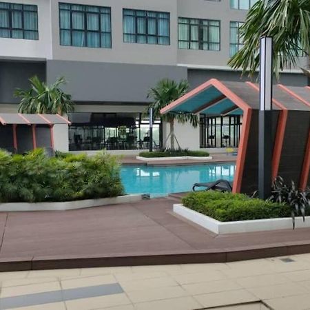 סרדאנג Conezion 3-Bedroom Condo @ Ioi City Mall Putrajaya מראה חיצוני תמונה