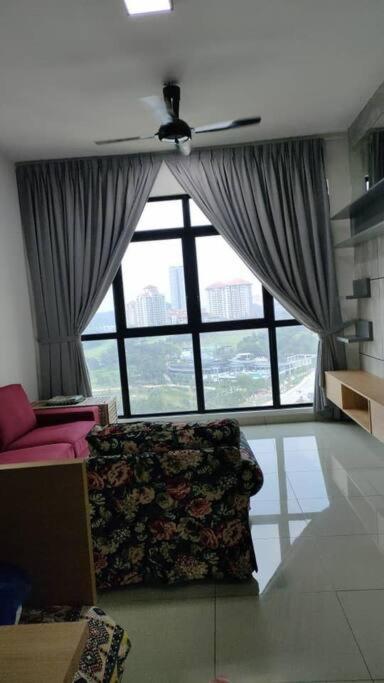 סרדאנג Conezion 3-Bedroom Condo @ Ioi City Mall Putrajaya מראה חיצוני תמונה