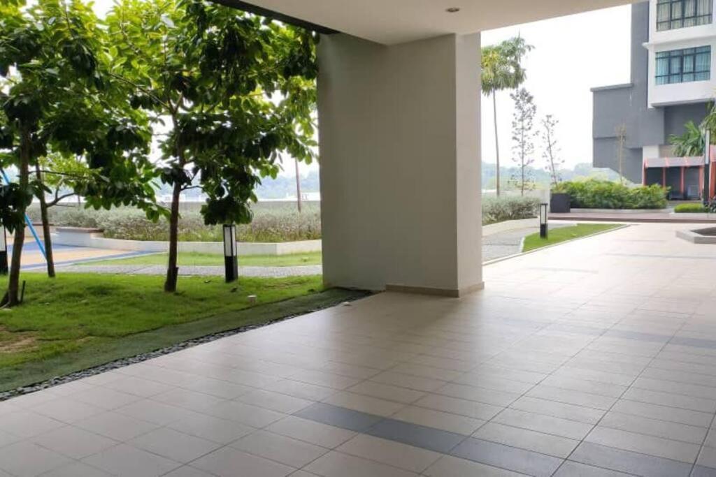 סרדאנג Conezion 3-Bedroom Condo @ Ioi City Mall Putrajaya מראה חיצוני תמונה