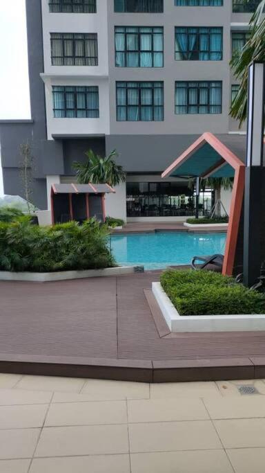 סרדאנג Conezion 3-Bedroom Condo @ Ioi City Mall Putrajaya מראה חיצוני תמונה
