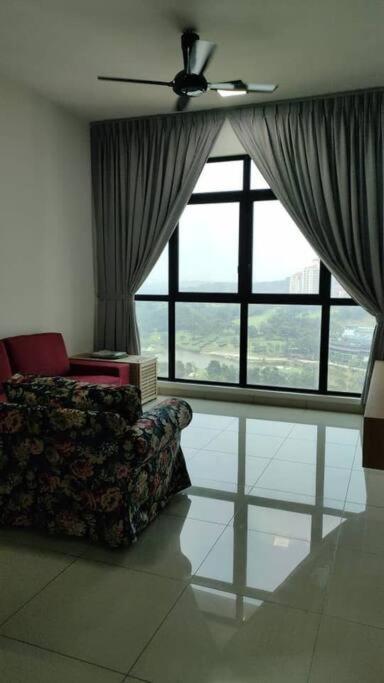 סרדאנג Conezion 3-Bedroom Condo @ Ioi City Mall Putrajaya מראה חיצוני תמונה