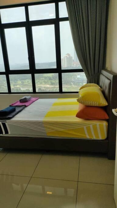 סרדאנג Conezion 3-Bedroom Condo @ Ioi City Mall Putrajaya מראה חיצוני תמונה